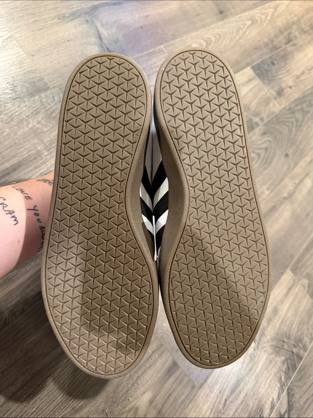adidas classic sneakers